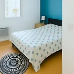Close To Paris, Metro,rer, 6 People, Pkg Saint-Denis (Seine-Saint-Denis)