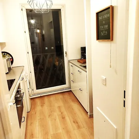 Close To Paris, Metro,rer, 6 People, Pkg Apartment