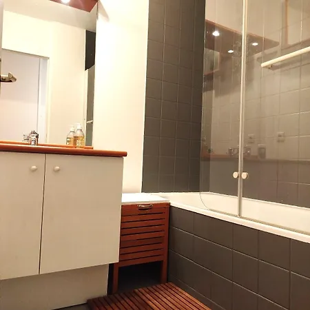 Close To Paris, Metro,rer, 6 People, Pkg Apartment *