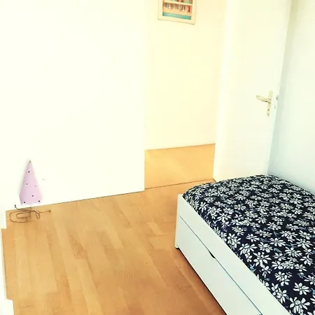 Close To Paris, Metro,rer, 6 People, Pkg * Σαιν-Ντενί